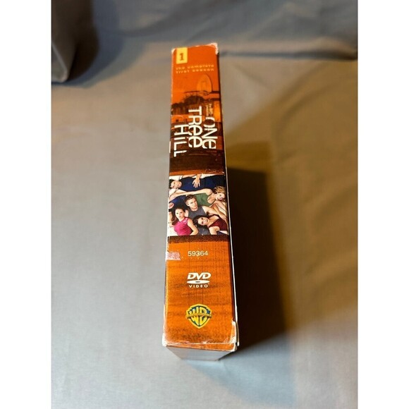 One Tree Hill Complete First Season on DVD - Picture 2 of 2